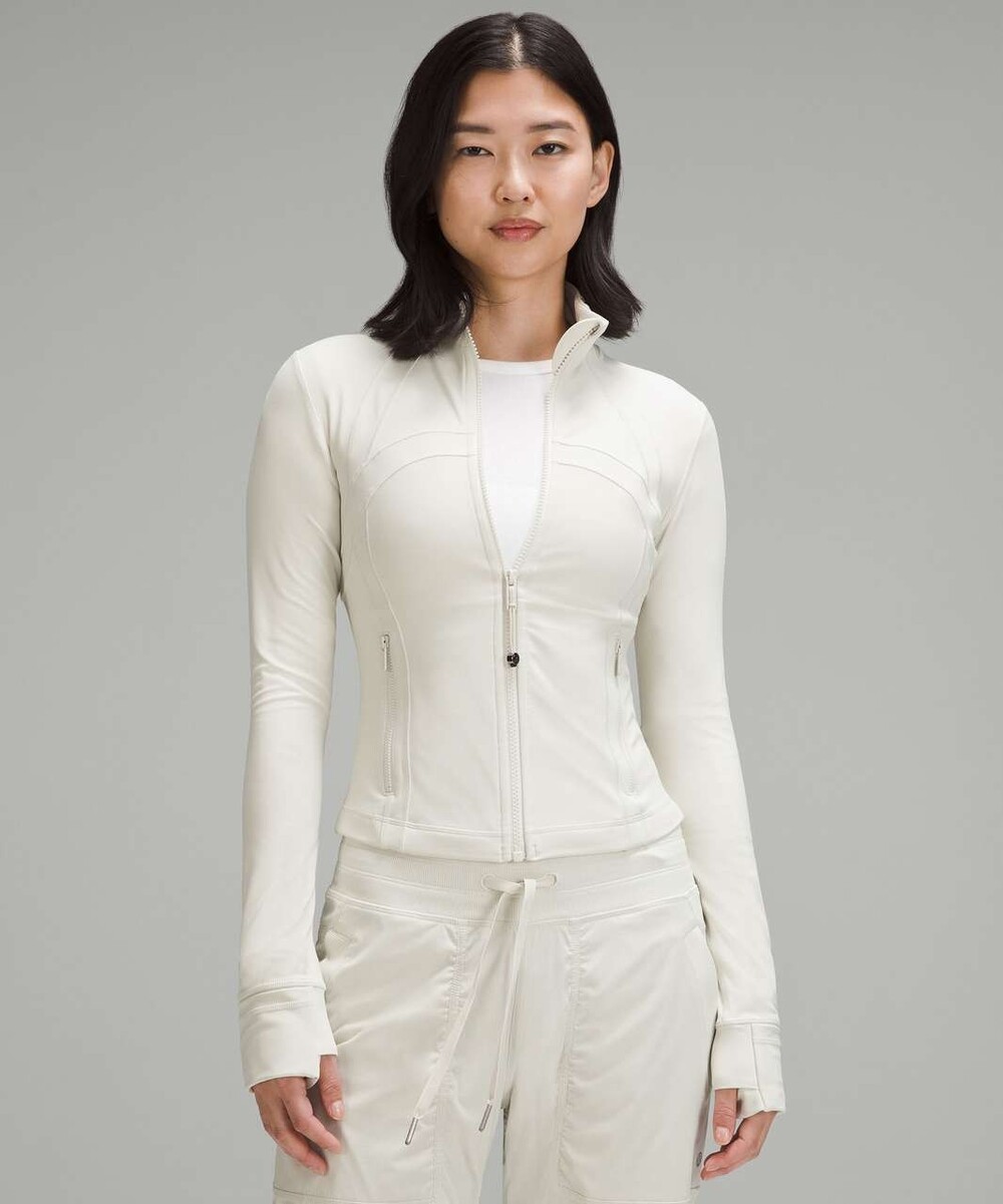 Lululemon Define Cropped Jacket *Nulu
Bone
Size 6
